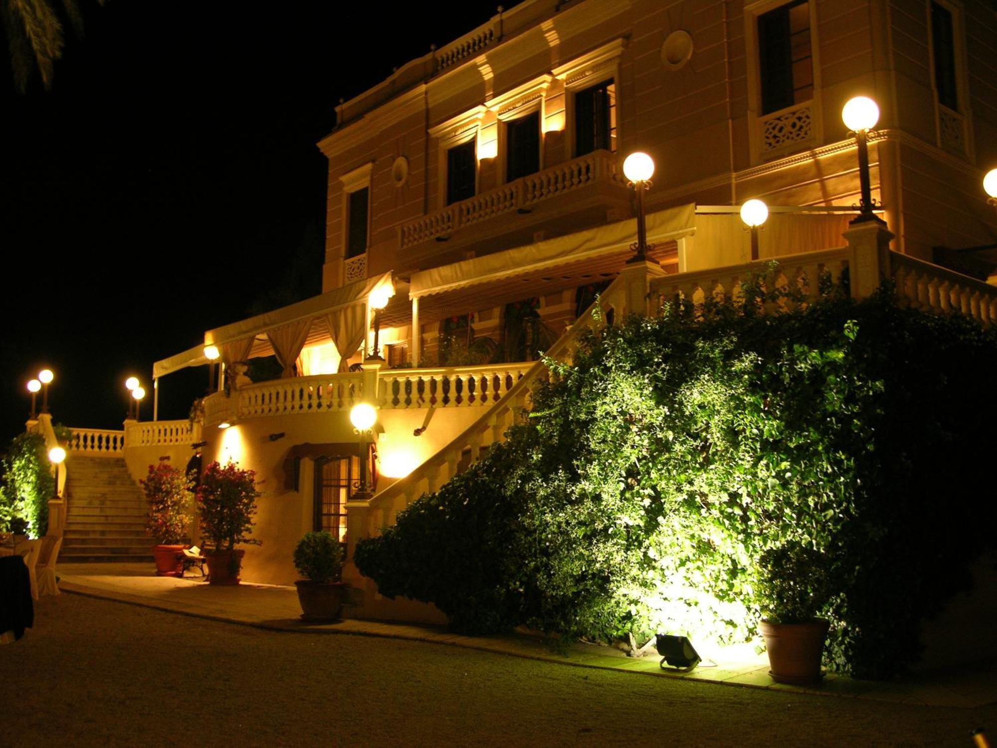 Casa De Los Bates Мотрил Екстериор снимка
